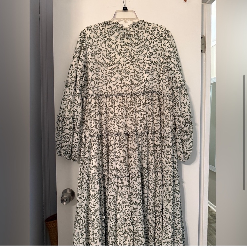 GARDEN REVERIES DRESS(price is firm) - Picture 12 of 16